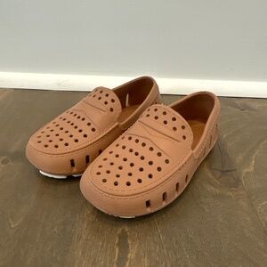 Like NEW! Floafers Footwear Prodigy Driver